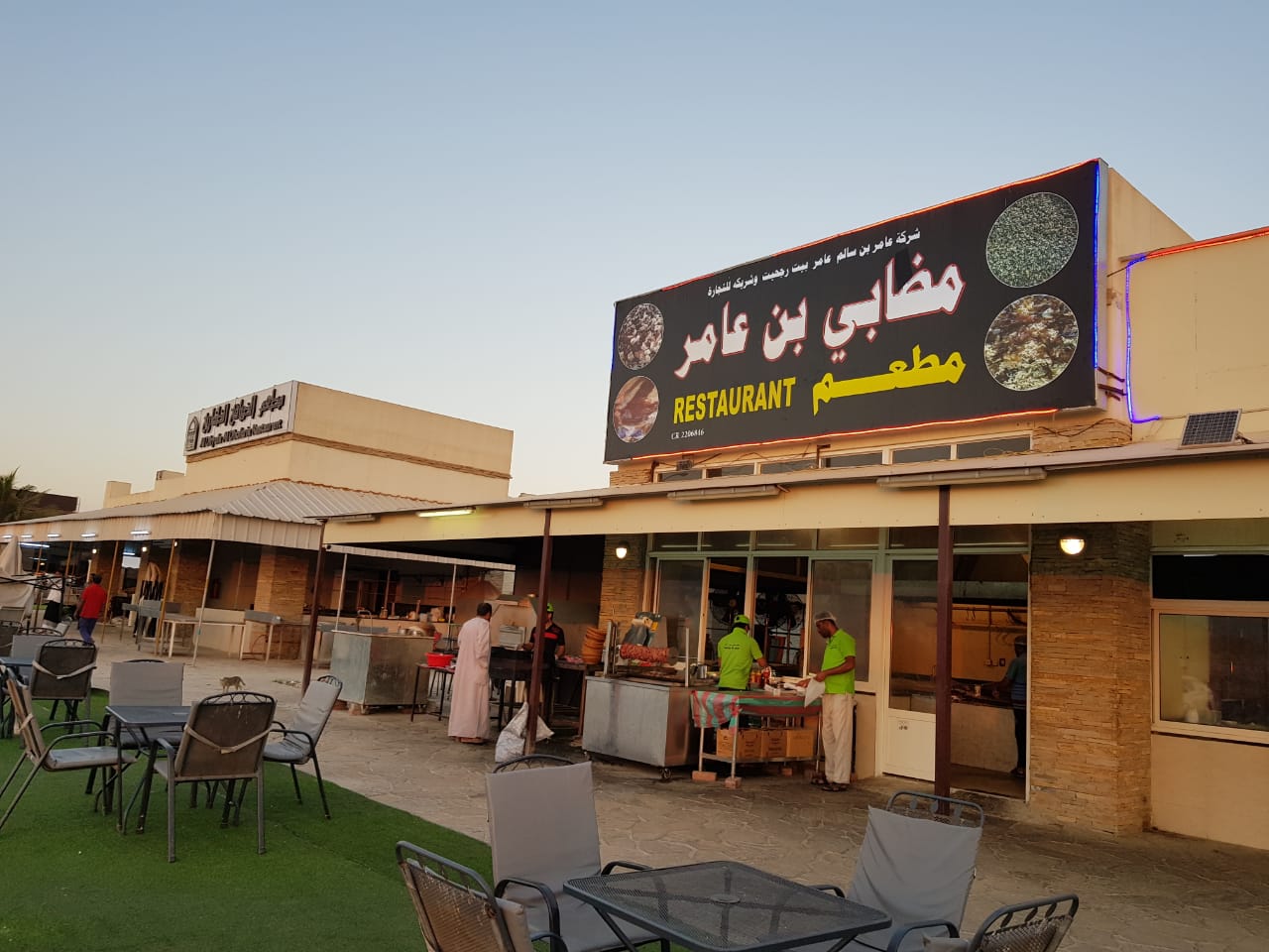 إخطار بإخلاء أكشاك المضابي في إتين والدهاريز.. و”بلدي صلالة” سيعقد اجتماعًا طارئًا