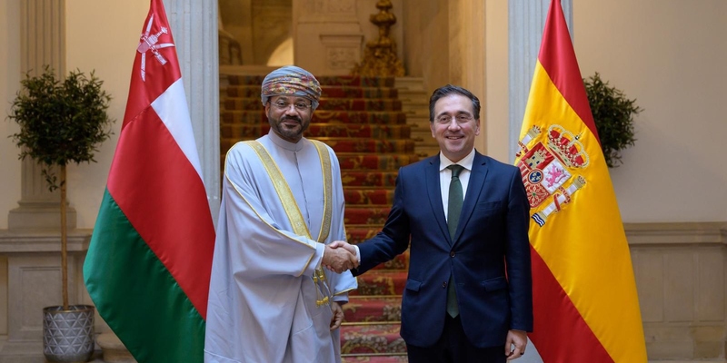 وزير الخارجية ونظيره الإسباني يبحثان أوجه التعاون بين البلدين