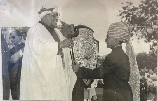 ماذا تعرف عن الكلية التي درس فيها السلطان سعيد بن تيمور والسيد فهر؟