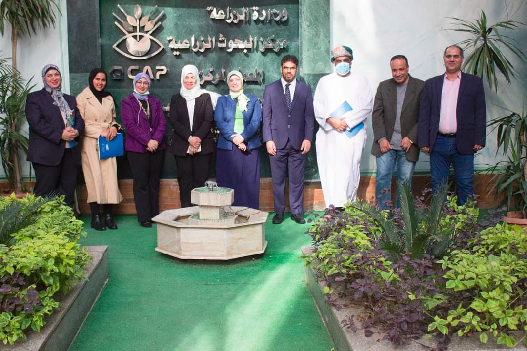 وفد عماني يزور المعمل المركزي لتحليل متبقيات المبيدات بالقاهرة