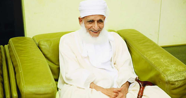 في رسالة منه لأحد موظفيه: سماحة الشيخ المفتي يضرب أمثلة على التواضع والتحفيز