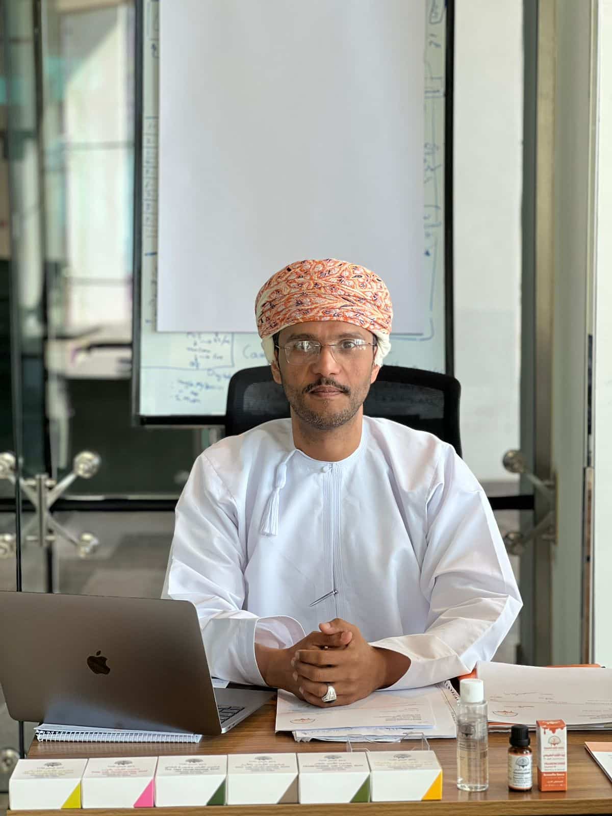 عُمانيان يحوّلان شغفهما باللبان إلى مشروع تجاري ناجح محليًا وعالميًا