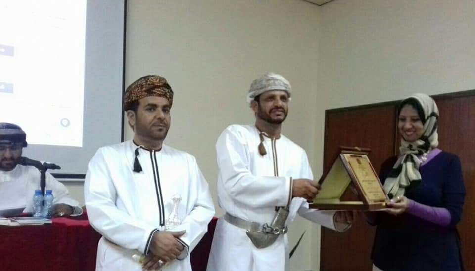 حوار مع مثقفة مصرية لازمها في بيتها الكثير من العادات العمانية