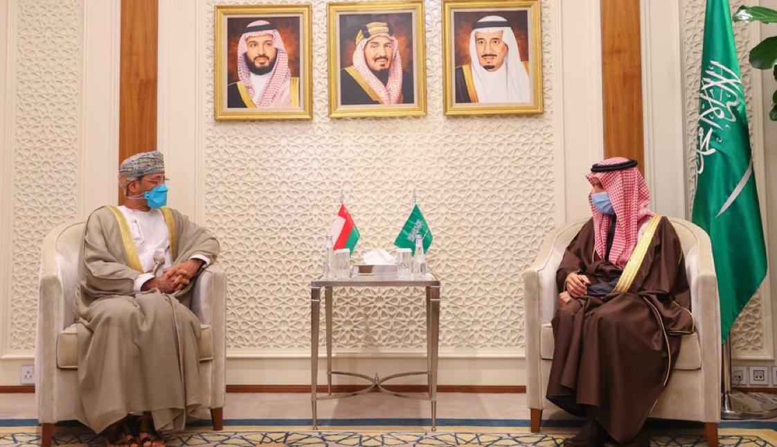 السيد بدر يصل الرياض ويلتقي بوزير الخارجية السعودية