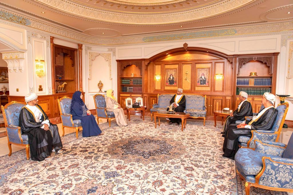 جلالة السلطان يمنح عددًا من الأوسمة