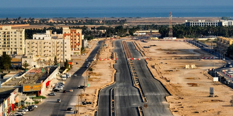 صلالة تستعد لشبكة طرق متطورة مع نهاية 2026