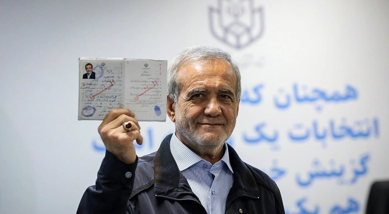 من هو الرئيس الإيراني التاسع؟