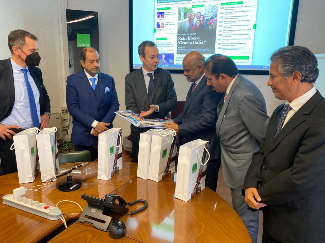 لقاءات لمناقشة إقامة ملتقى صحفي عُماني في إيطاليا