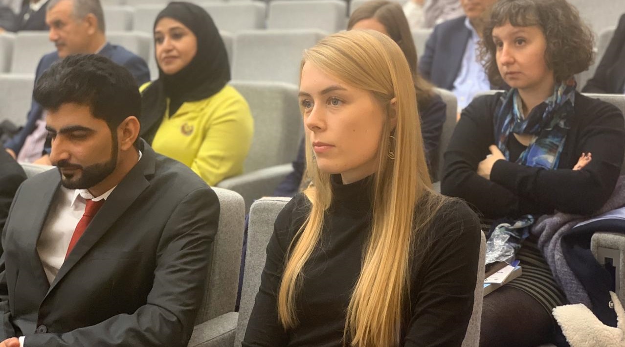 باحثون بريطانيون يتعرفون على الإعلام العماني