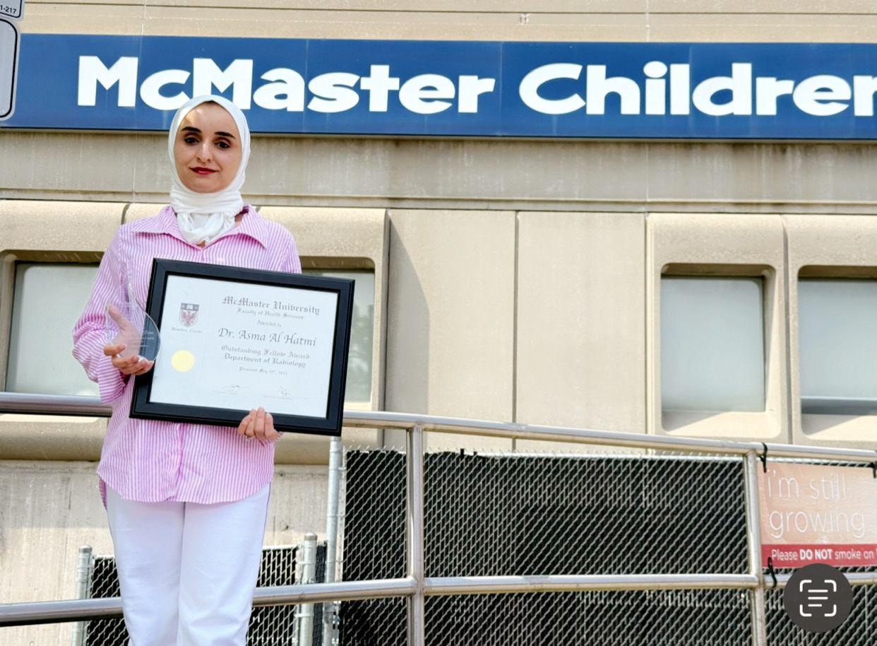 عندما تُبدع العقول العمانية: طبيبة تحصد جائزة مرموقة من جامعة كندية