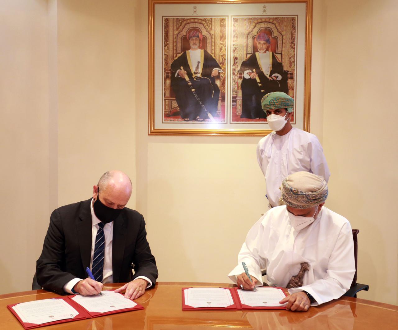 إنشاء حديقة طولية في المعبيلة