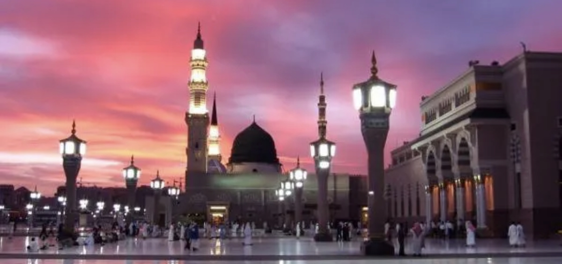عبدالرزاق الربيعي يكتب: أنوار محمّديّة ونقوش خضراء