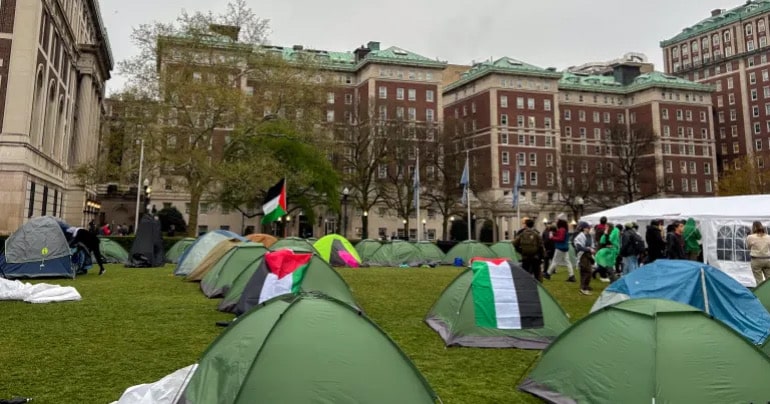 موجة الاحتجاجات الطلابية تسقط قناع الديمقراطية الأمريكية