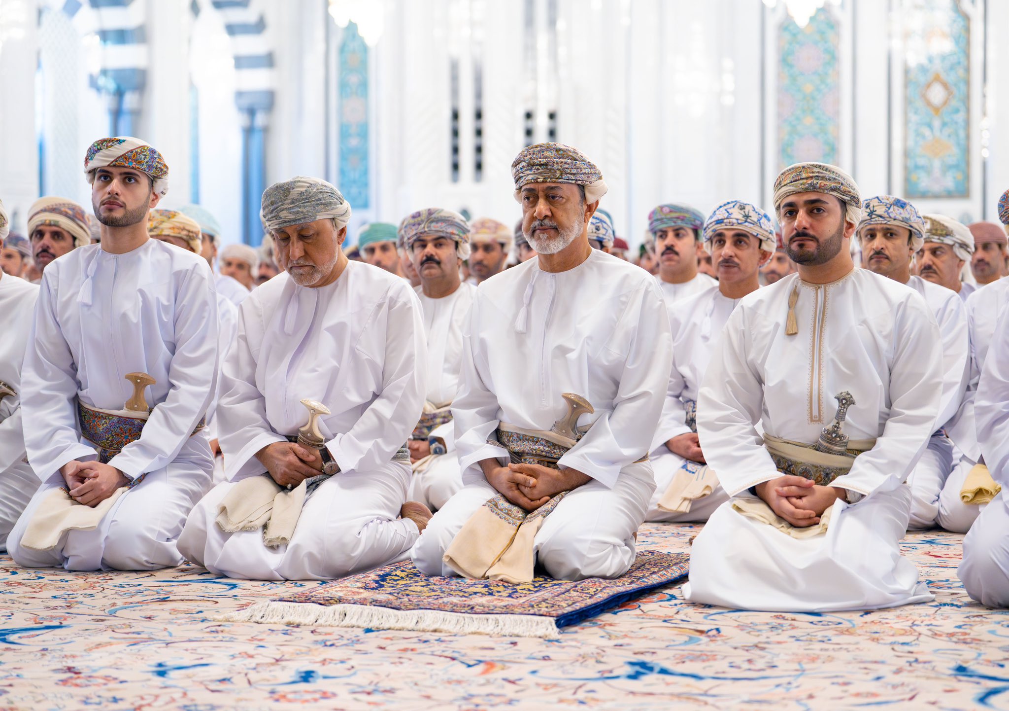 جلالةُ السُّلطان المعظّم يؤدّي صلاة عيد الأضحى المبارك في ولاية نزوى