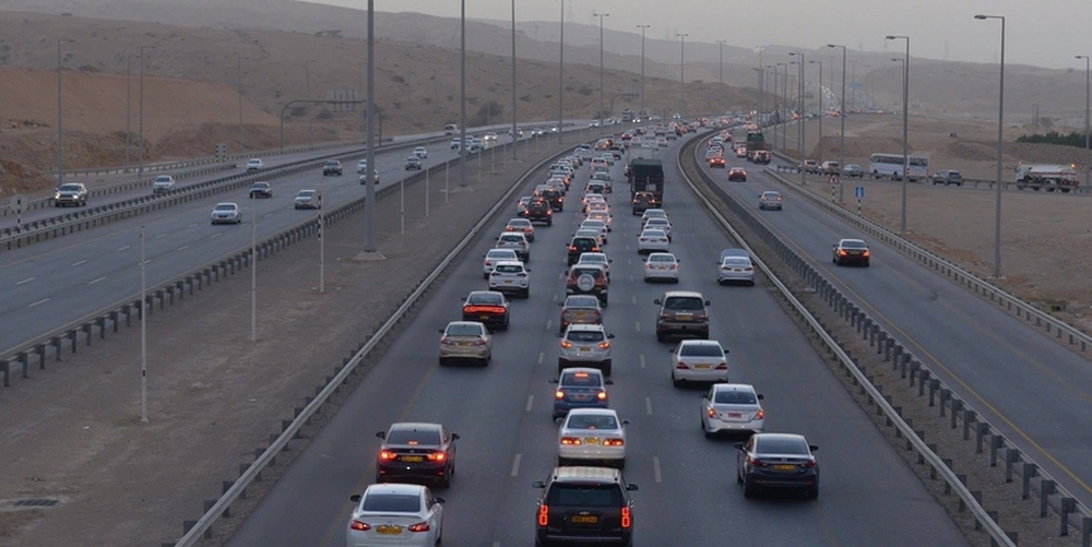 1.8 مليون مركبة مسجلة في عُمان بنهاية يونيو 2025 والخصوصية تتصدر
