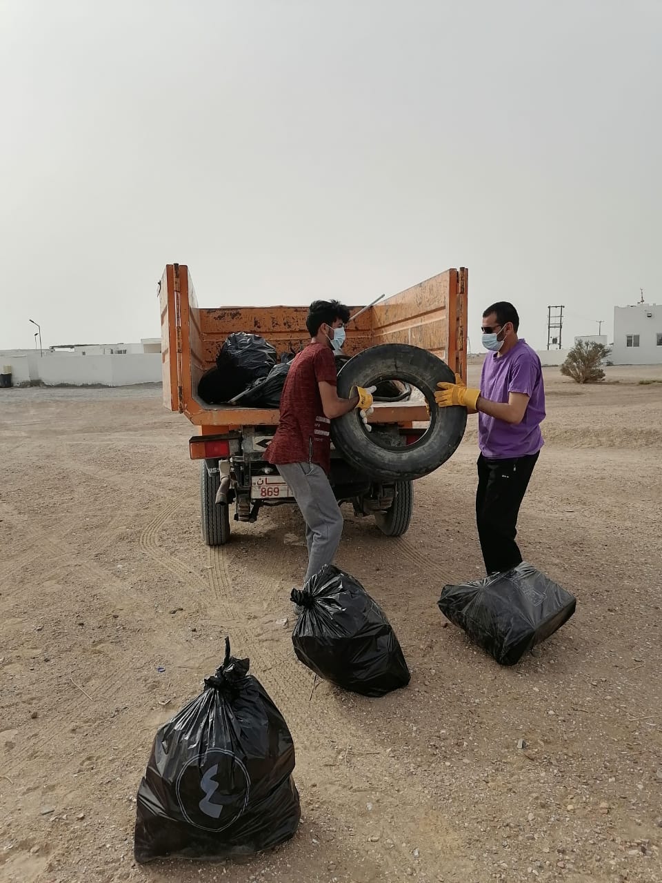 بالصور: حملة نظافة بأدم