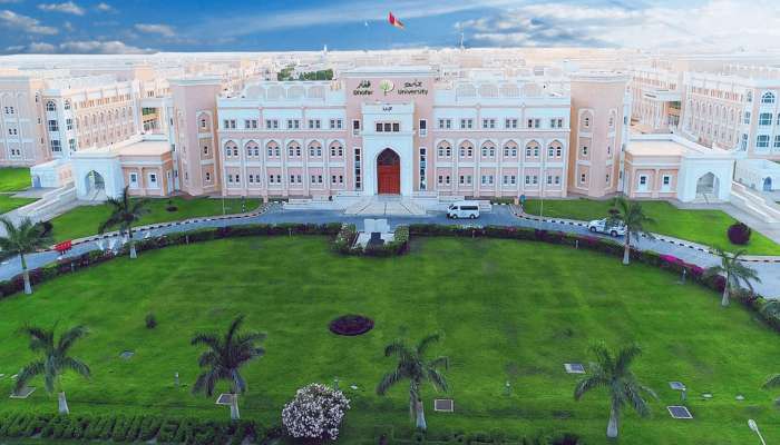 جامعة ظفار تفتح باب التسجيل لطلبة التوطين