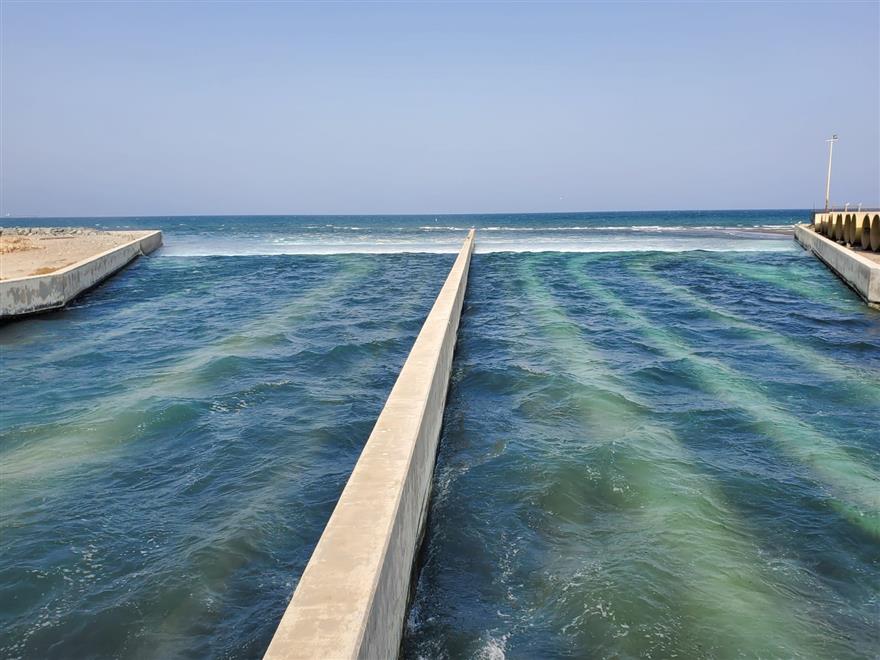 طلبة يعملون على إنتاج طاقة كهربائية بصورة مجدية اقتصاديًّا