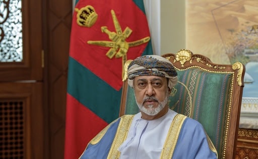 ترقيات الموظفين ومدينة رياضية متكاملة: صدور توجيهات سامية من جلالة السلطان