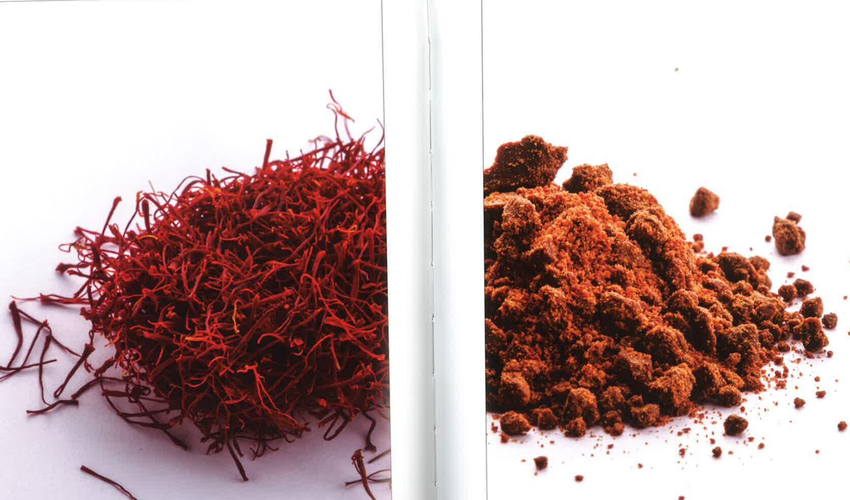 بالصور: تنوع زاهٍ بين أنماط الزي النسائي للمرأة العمانية