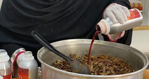 رائدة أعمال تُصدّر أكثر من 40 منتجًا تقليديا عمانيا إلى الخارج