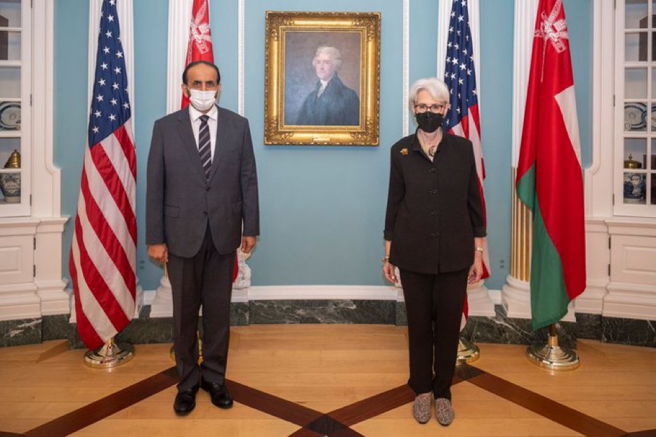 السلطنة والولايات المتحدة تعقدان جلسة مباحثات رسمية