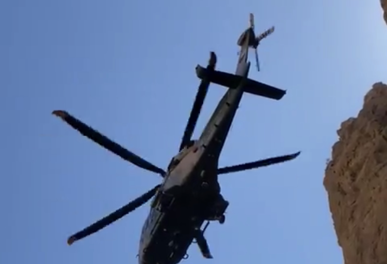 إنقاذ شخص سقط في الجبل الأخضر