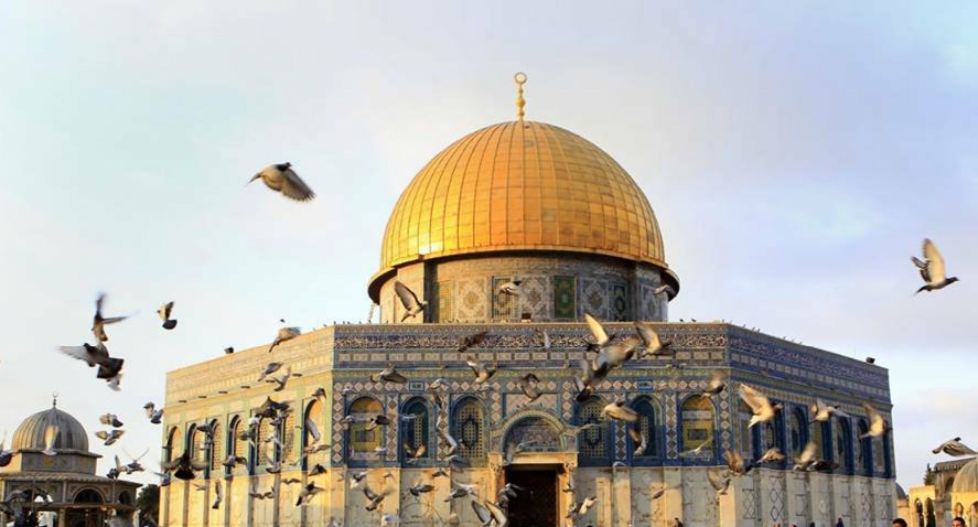 المكرّم السيد نوح البوسعيدي يكتب: حيّ على الصلاة، بين القلوب والقباب