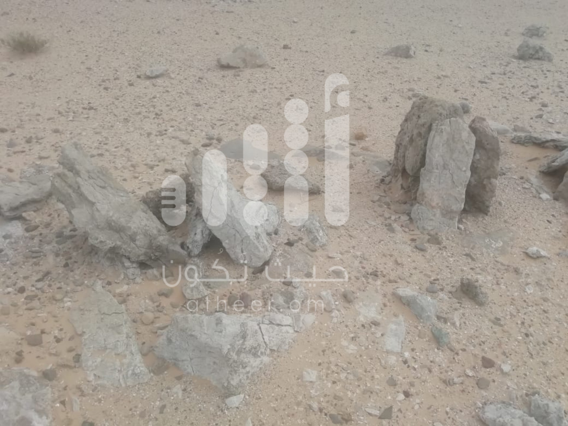 بالصور: مقابر في السلطنة لأناسٍ قيل بأنهم “خُسِف بهم”..وللعلم رأيٌ آخر