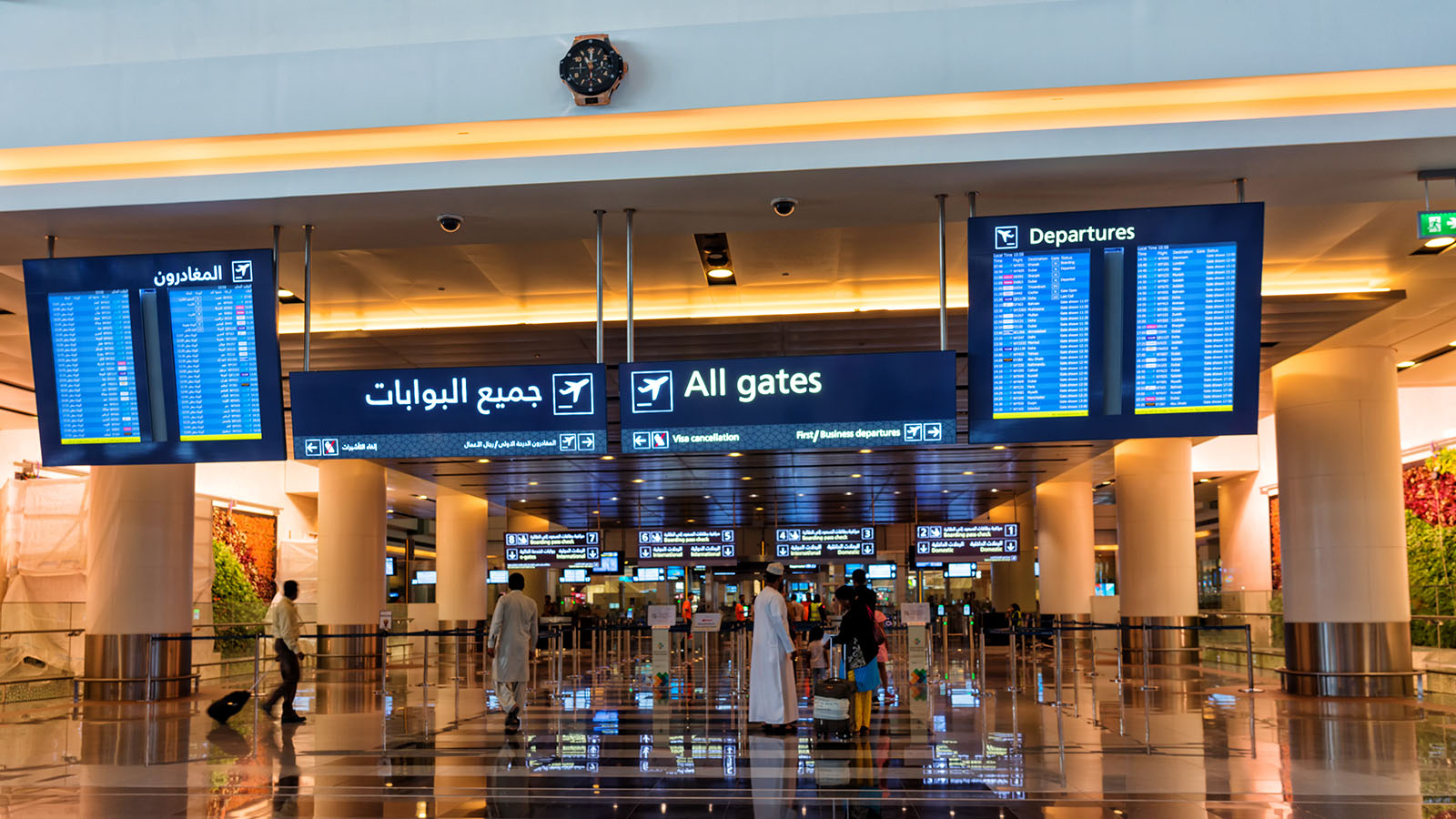 هل سافرت قريبًا: إليك إحصائية الرحلات والمسافرين عبر مطارات سلطنة عُمان