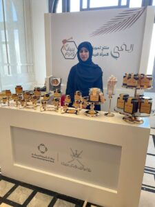 رائدة أعمال عمانية: لقائي بالسيدة الجليلة أعطاني حافزًا قويًا للاستمرار