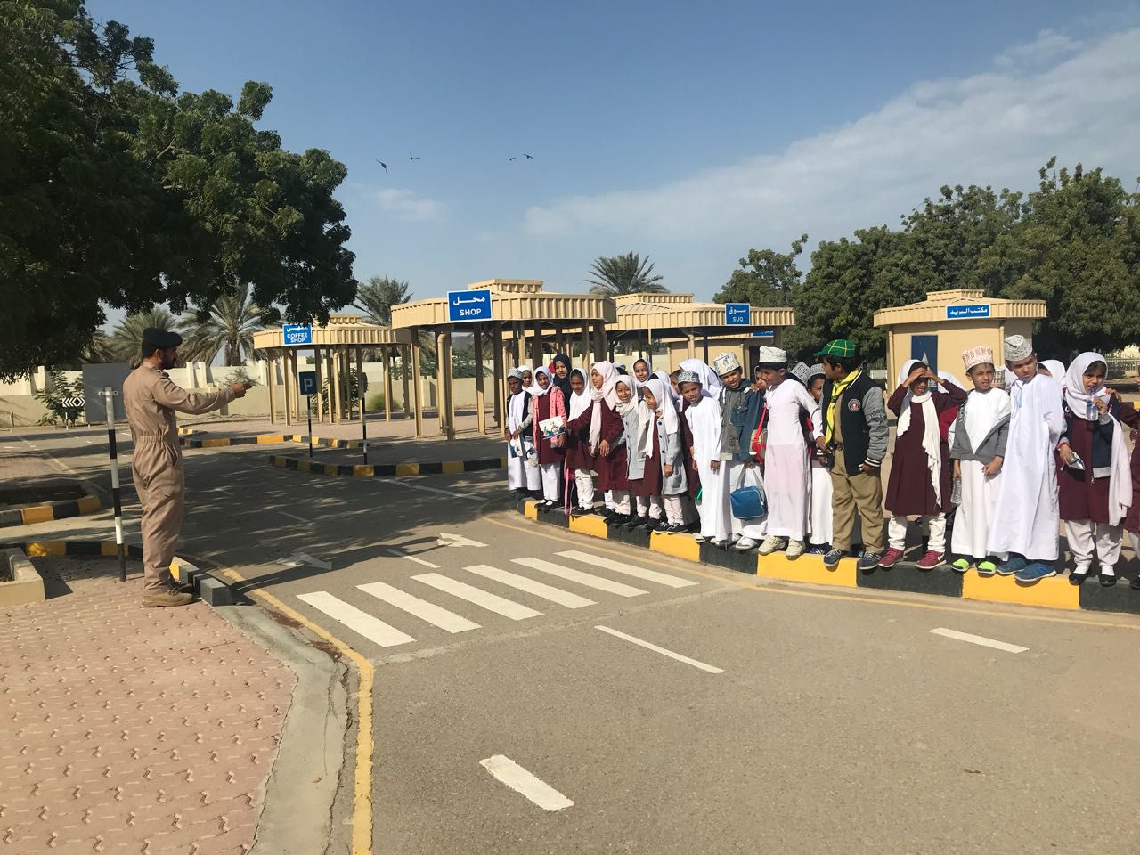 مسؤول شرطي يوجه نصائح مع قرب بداية العام الدراسي الجديد