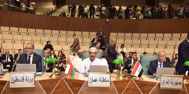 سلطنة عمان تؤكد تضامنها التام مع لبنان وتدعو إلى ضبط النفس 