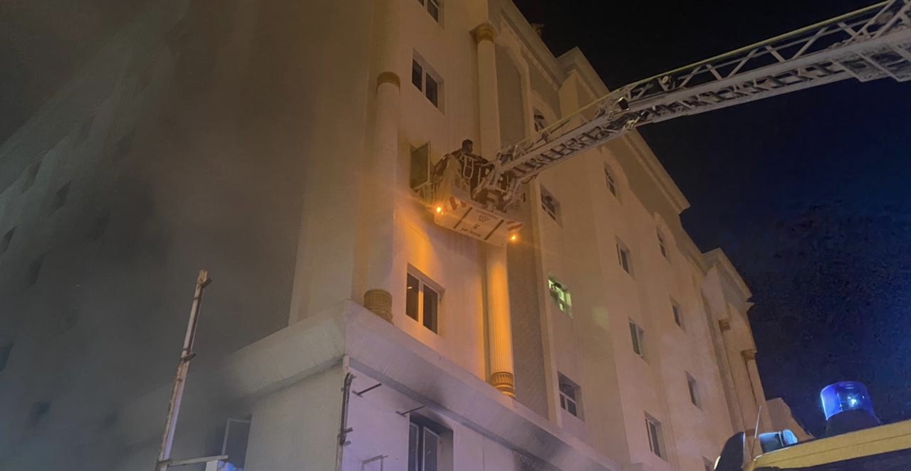 إنقاذ 4 أشخاص من حريق شقة بالعذيبة