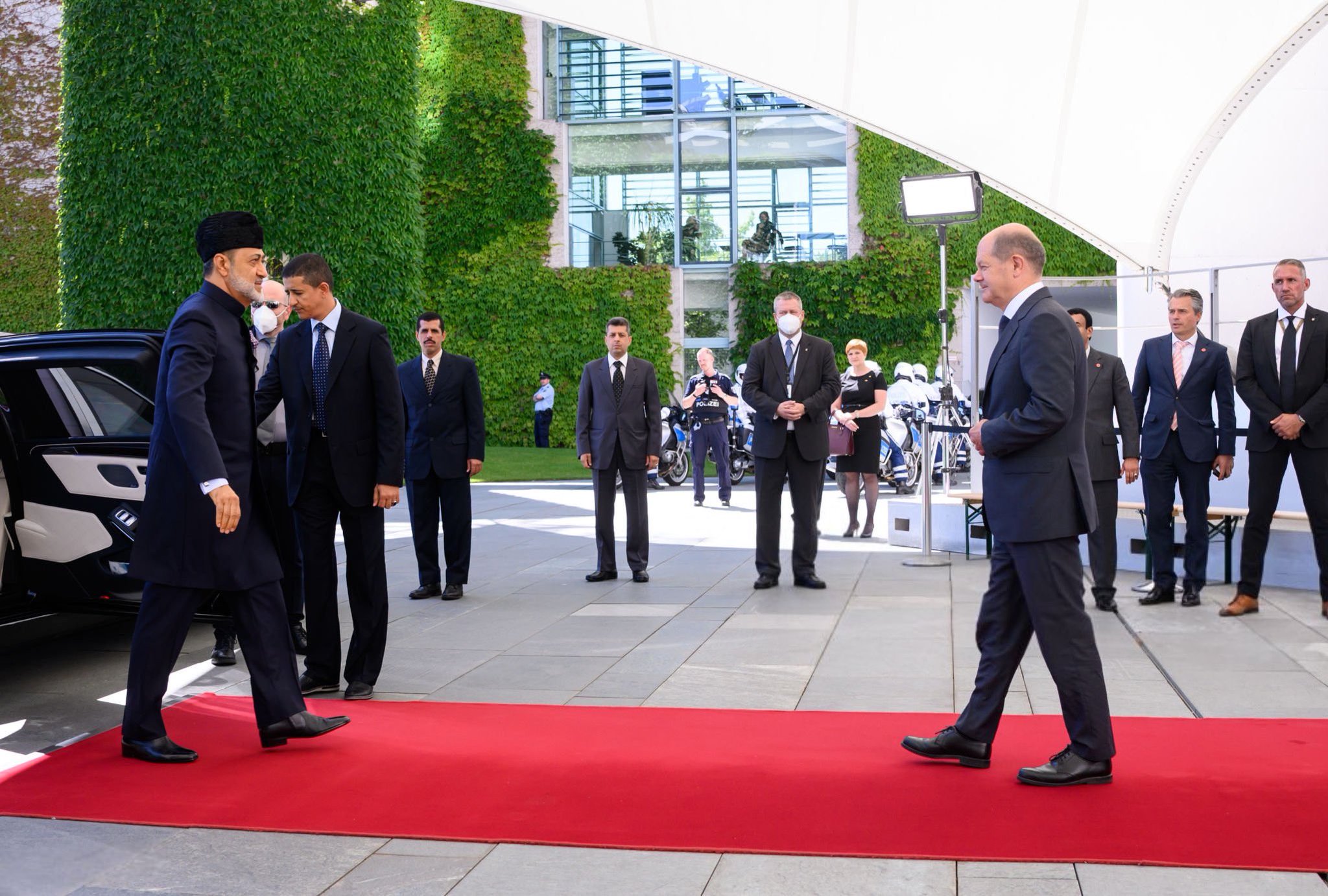 بالفيديو والصور: جلالة السلطان في ألمانيا