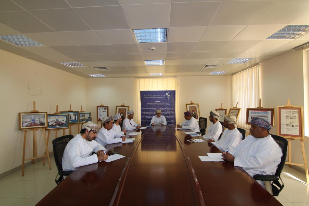 “التعاون مع اللجنة المنظمة لكأس العالم” ضمن برامج الإعلام الرياضي في جمعية الصحفيين