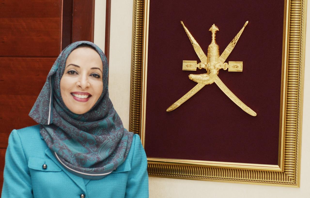 بتكليفٍ سامٍ: الشيبانية تسلم جائزة اليونسكو – السلطان قابوس لصون البيئة