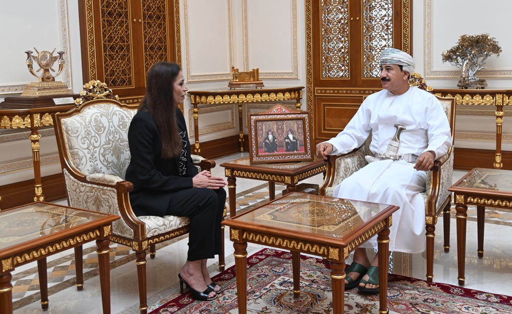 وزير المكتب السُّلطاني يستقبل سفيرة الأردن الجديدة