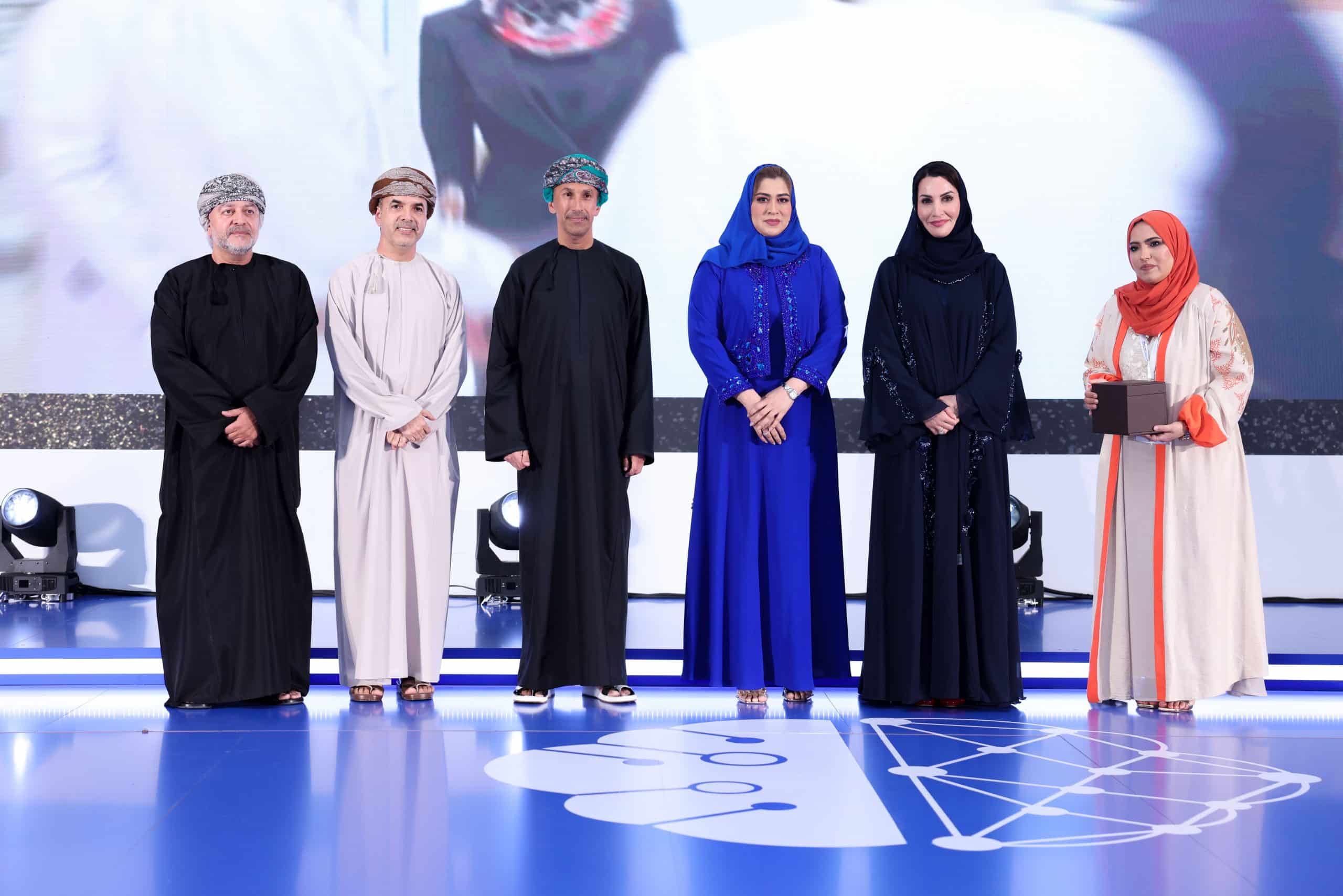 “أوشرم” تعلن أسماء الفائزين بجوائزها