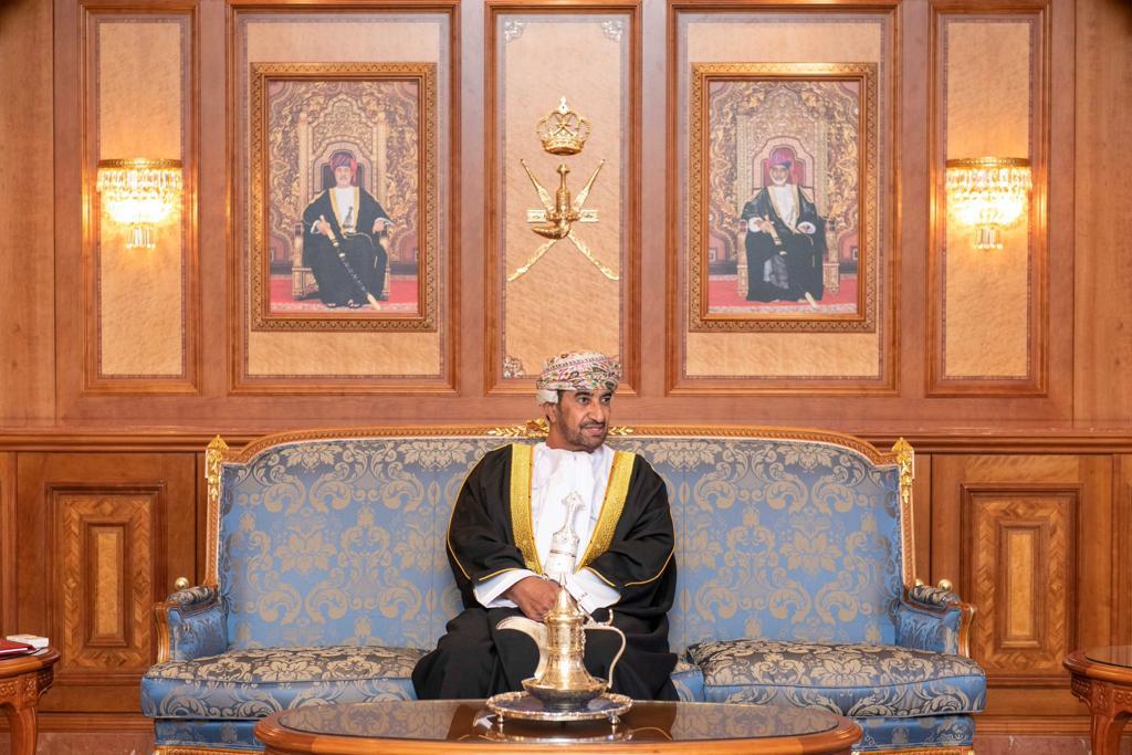 جلالة السلطان يمنح عددًا من الأوسمة