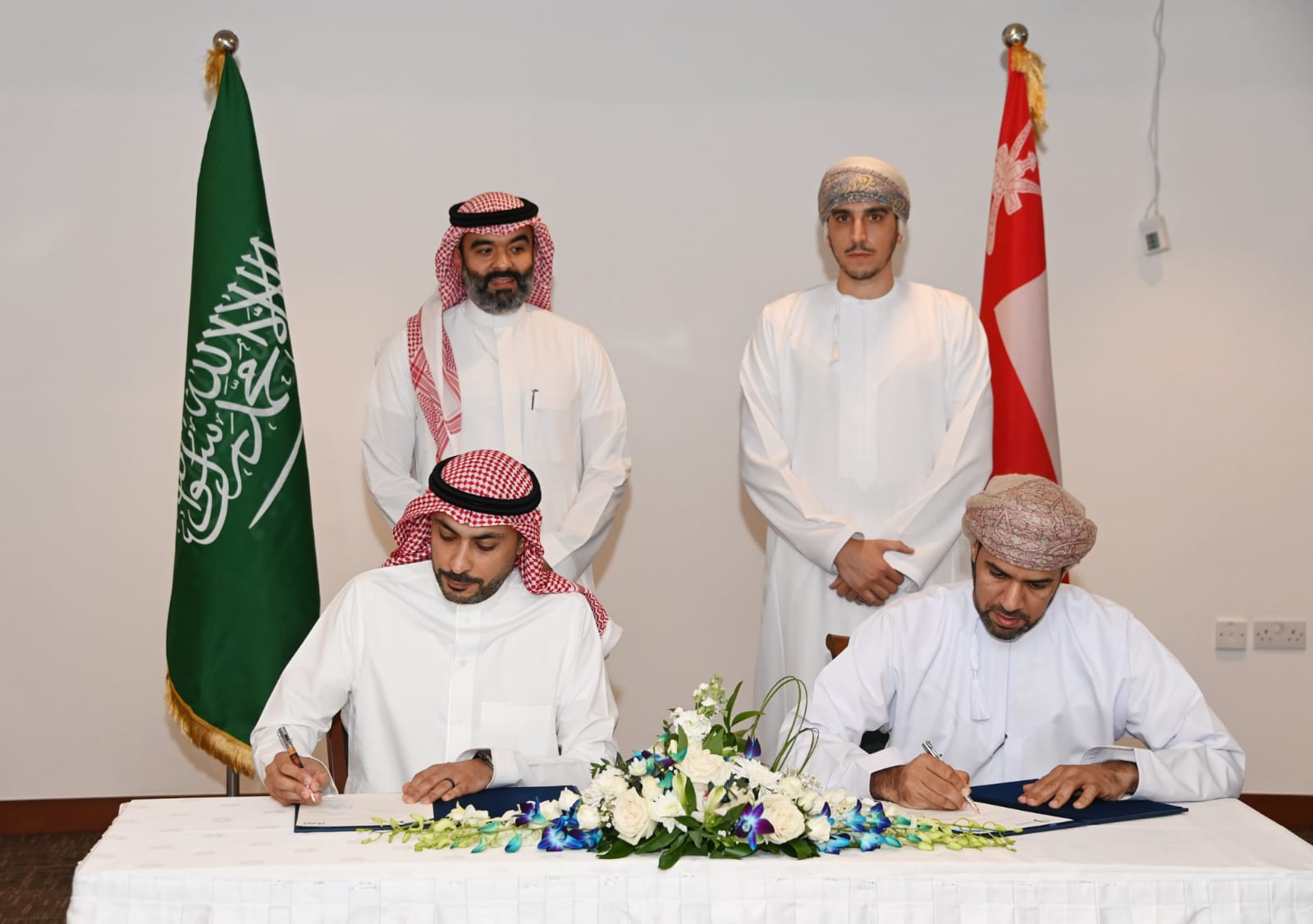 اتفاقيات ومذكرات تفاهم جديدة في الاستثمار بقطاع الاتصالات وتقنية المعلومات
