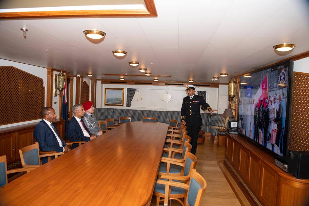 بالصور: شباب عُمان الثانية تصل ألمانيا