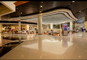 قفز من المرتبة 74 إلى 14 دوليًا: مطار مسقط الدولي الأكثر تحسنًا في الشرق الأوسط