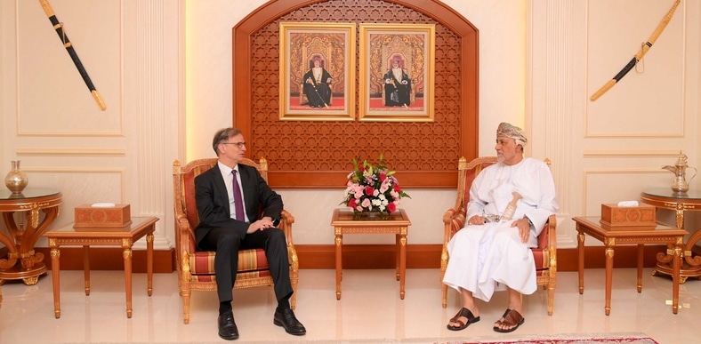 نيابة عن جلالة السلطان: سمو السيد شهاب يودع سفير النمسا