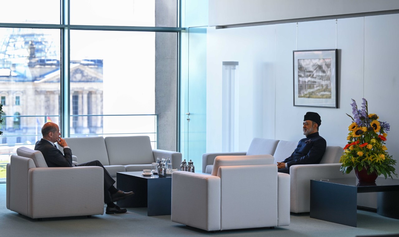 جلالة السلطان يلتقي مستشار جمهورية ألمانيا