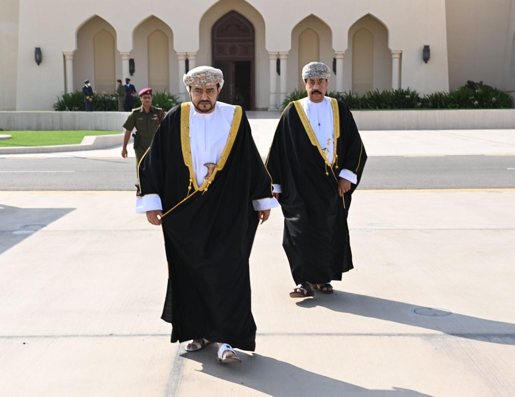 رسالة من جلالة السلطان لأمير قطر