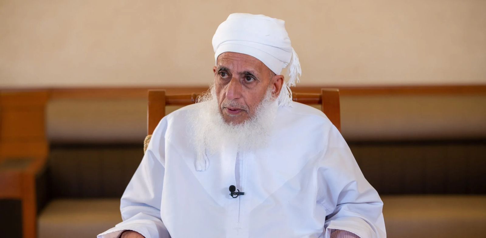 عبر ”أثير“: ابن سماحة الشيخ يطمئن الجميع