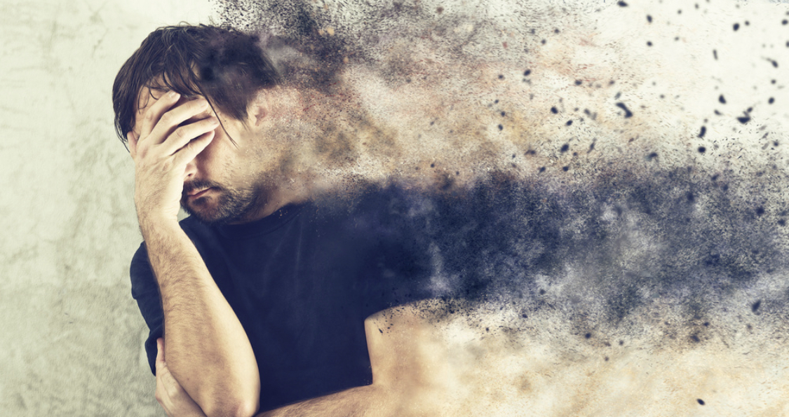 وضع المدخنين في رمضان: إدمان وصداع ومزاج سيئ؛ فماذا تقول لهم للإقلاع عنه؟