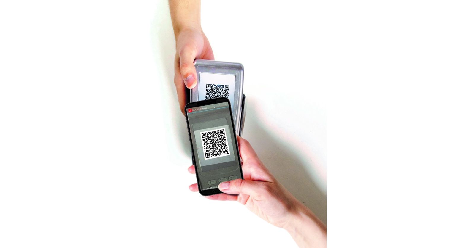 بنك مسقط يدعو زبائنه إلى استخدام خدمة رمز الاستجابة السريع (QR ) لتسهيل عملية قبول المدفوعات المالية