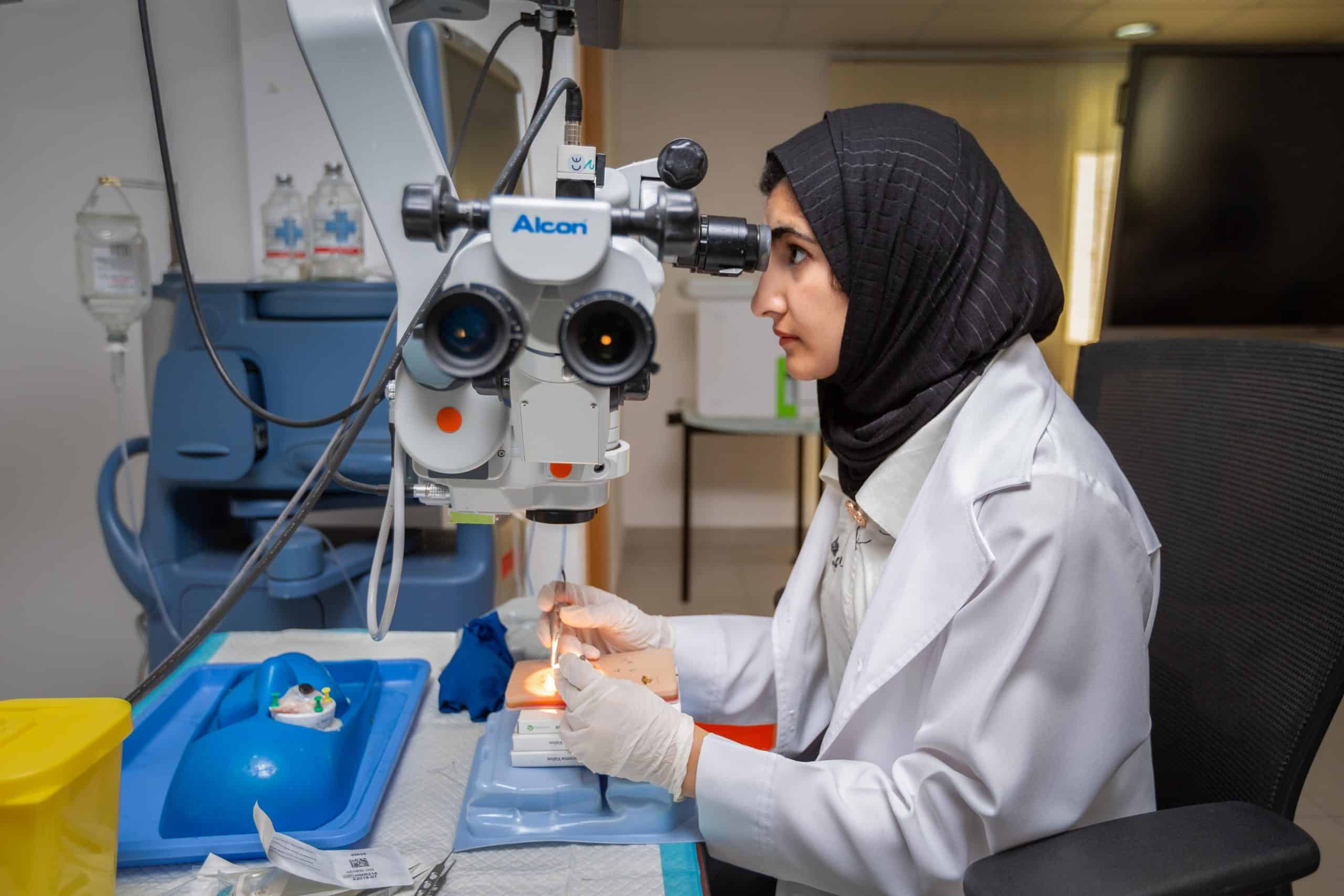 كيف يسهم المجلس العُماني للاختصاصات الطبية في الارتقاء بالمهن الطبية؟